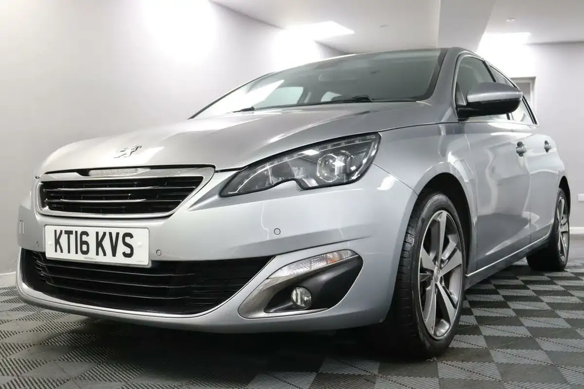 2016-peugeot-308-12-puretech-allure-130bhp-big-23