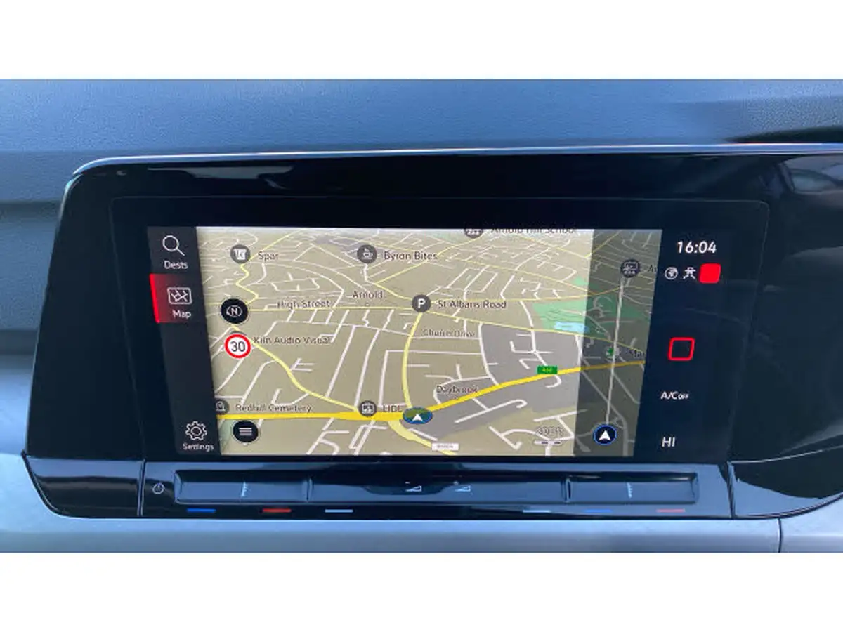 2023-volkswagen-golf-15-tsi-life-130ps-hatchback-big-24