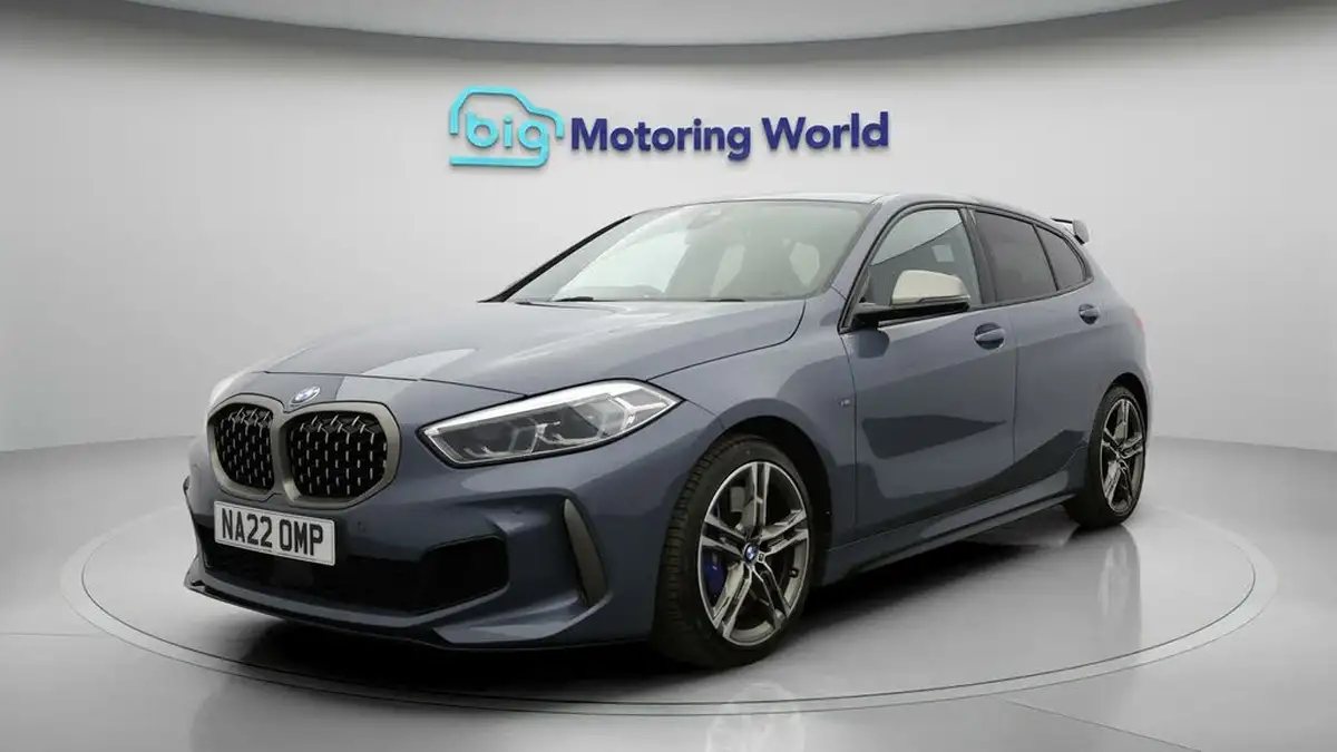 2022-bmw-1-series-20-m135i-xdrive-big-2