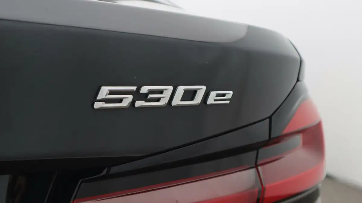 2021-bmw-5-series-20-530e-xdrive-m-sport-saloon-4d-big-22