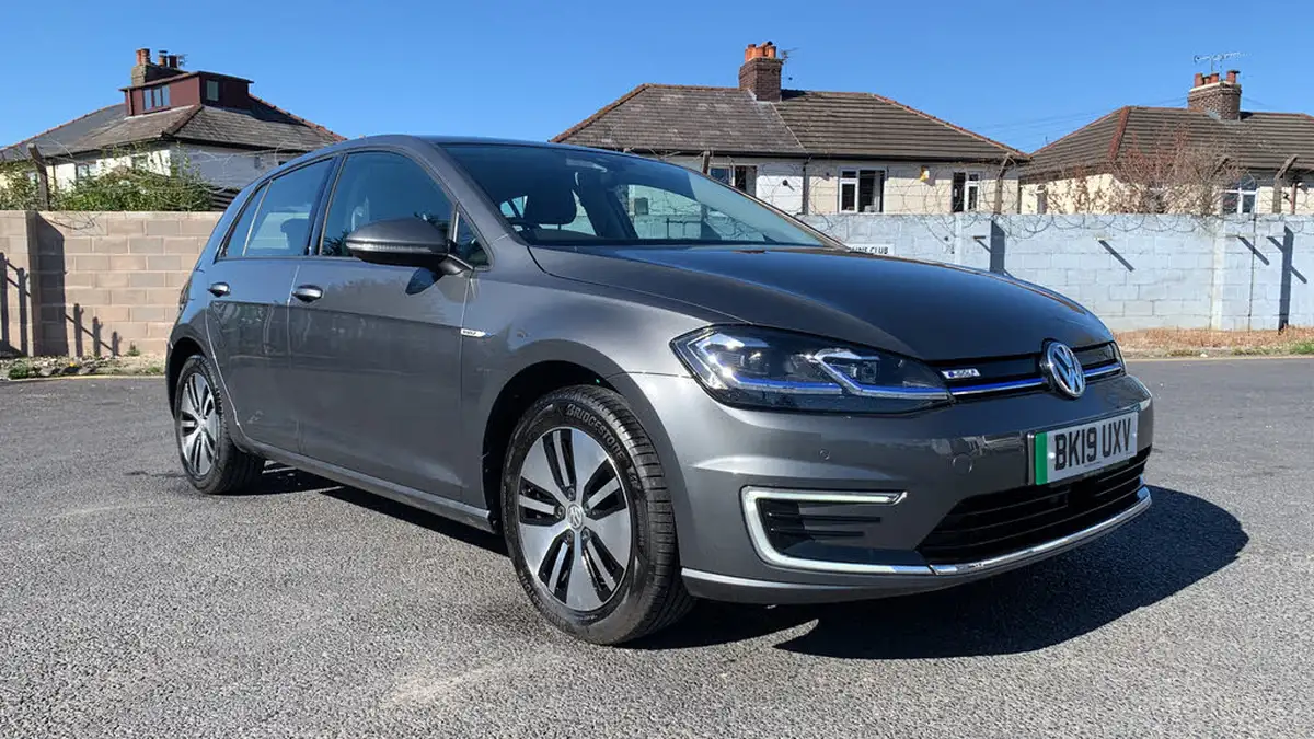 2019-volkswagen-golf-e-e-golf-big-13