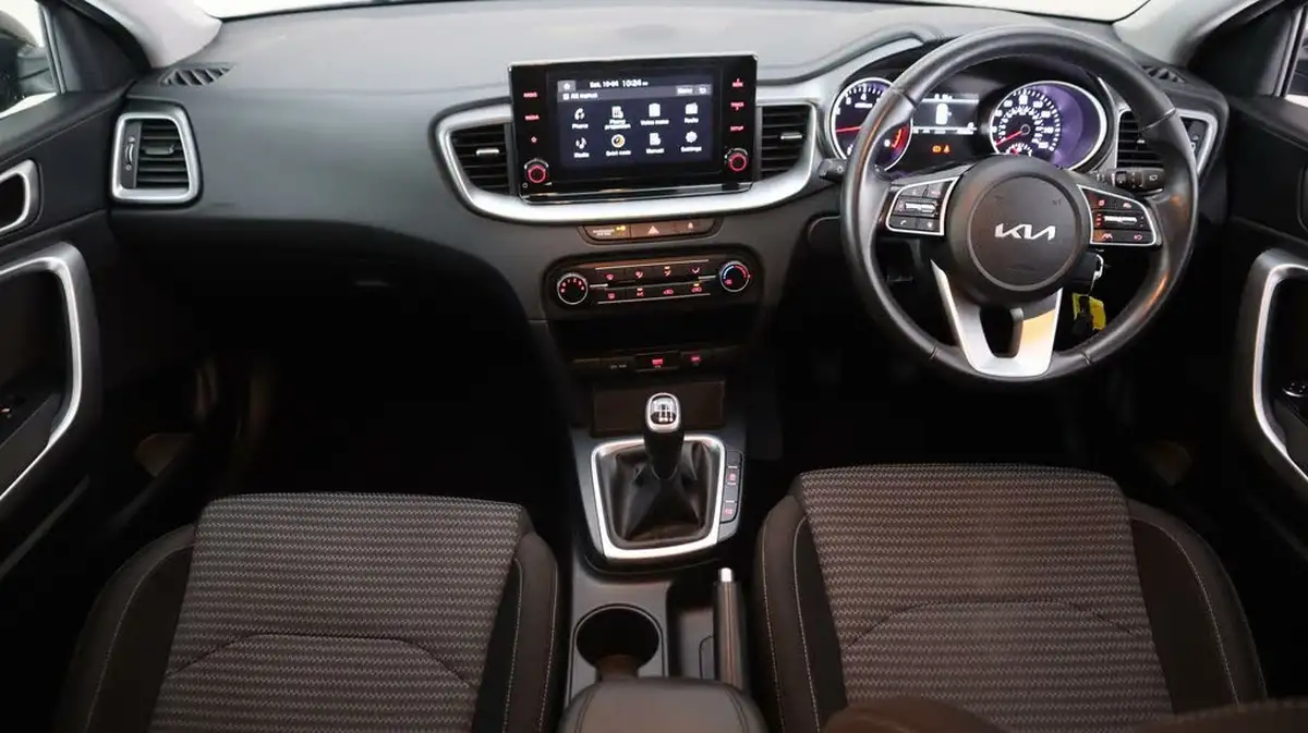 2023-kia-ceed-15-t-gdi-2-158bhp-sportswagon-big-12