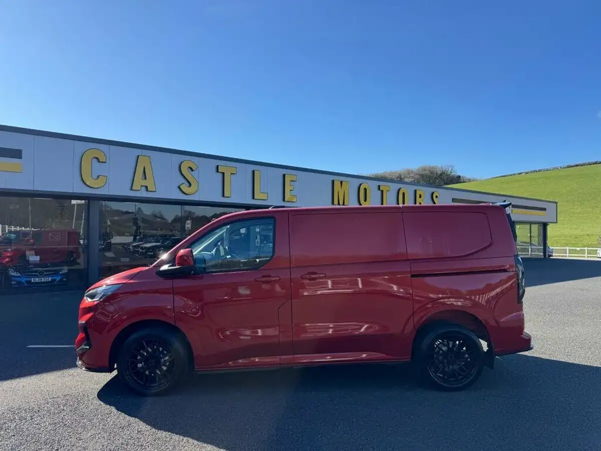2025-ford-transit-custom-big-2