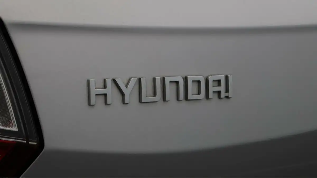 2021-hyundai-i10-10-se-connect-big-21