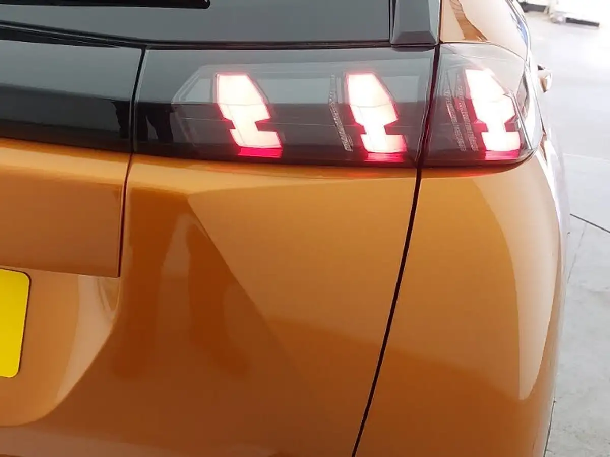 2021-peugeot-2008-suv-12-puretech-allure-premium-130bhp-big-12