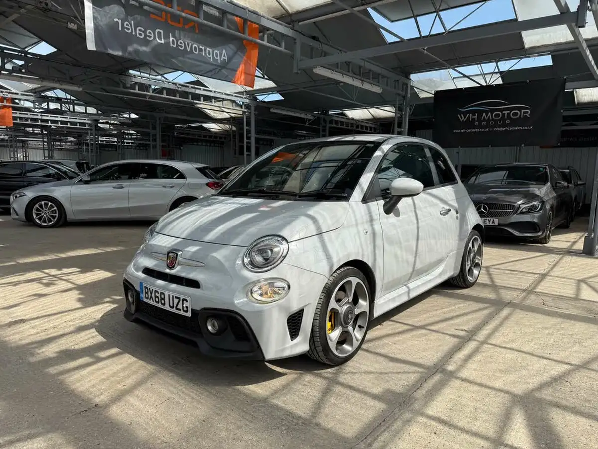 2018-abarth-595-14-tjet-big-13