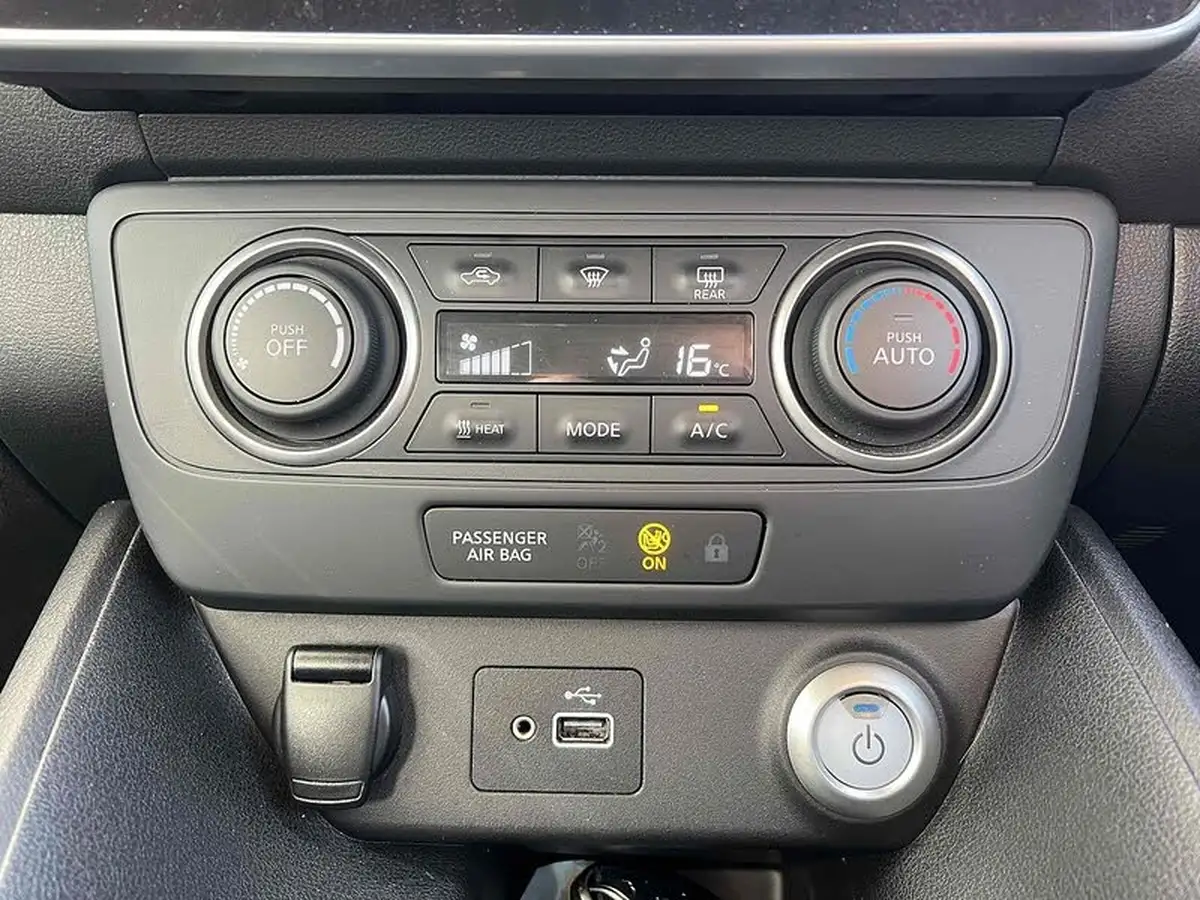 2022-nissan-leaf-e-acenta-big-33