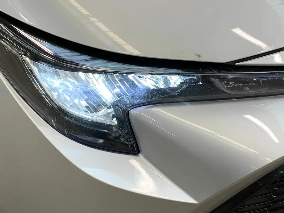 2022-toyota-corolla-18-vvt-i-icon-tech-spare-wheel-touring-sports-5d-big-18
