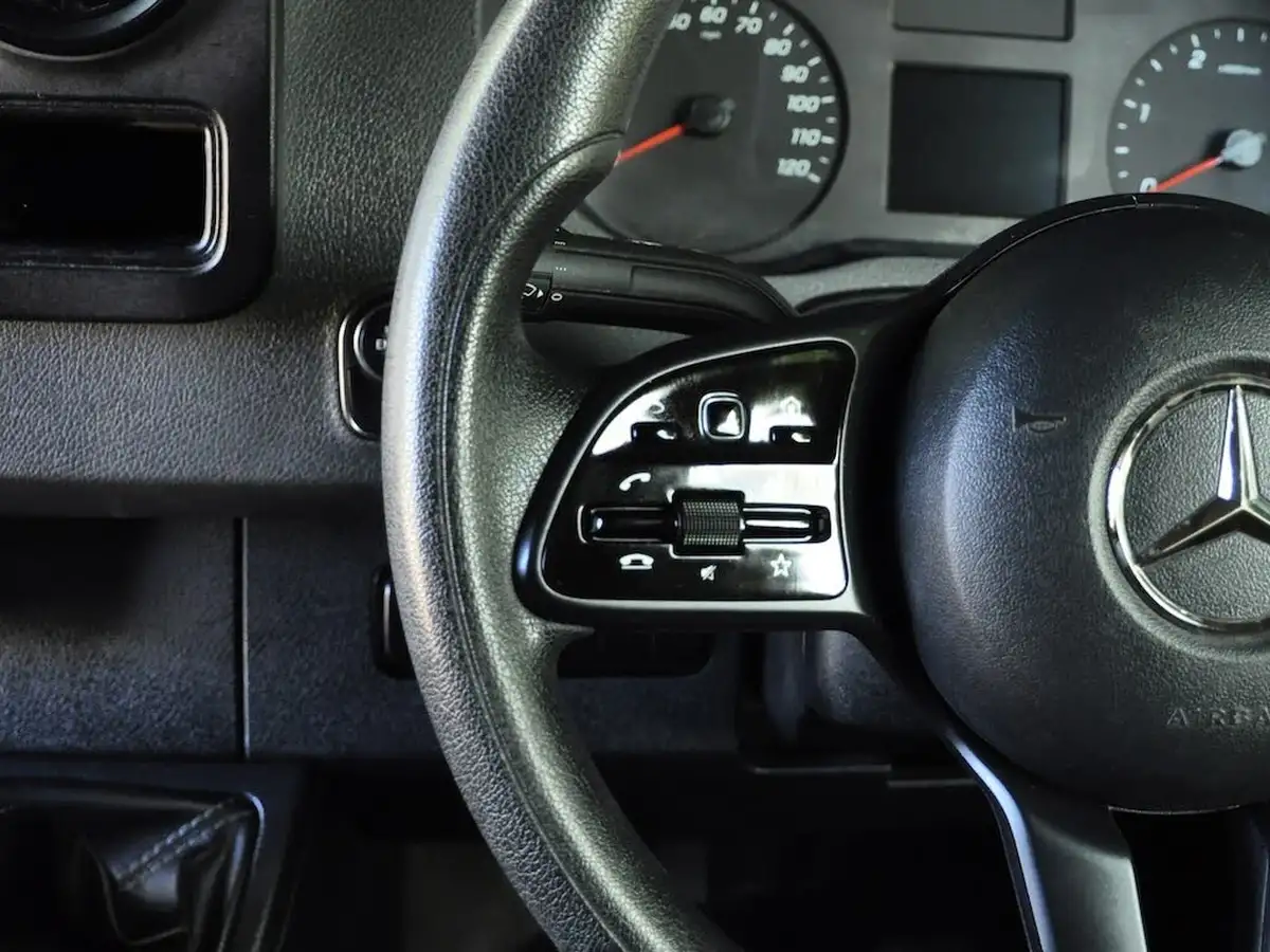 2023-mercedes-benz-sprinter-big-55