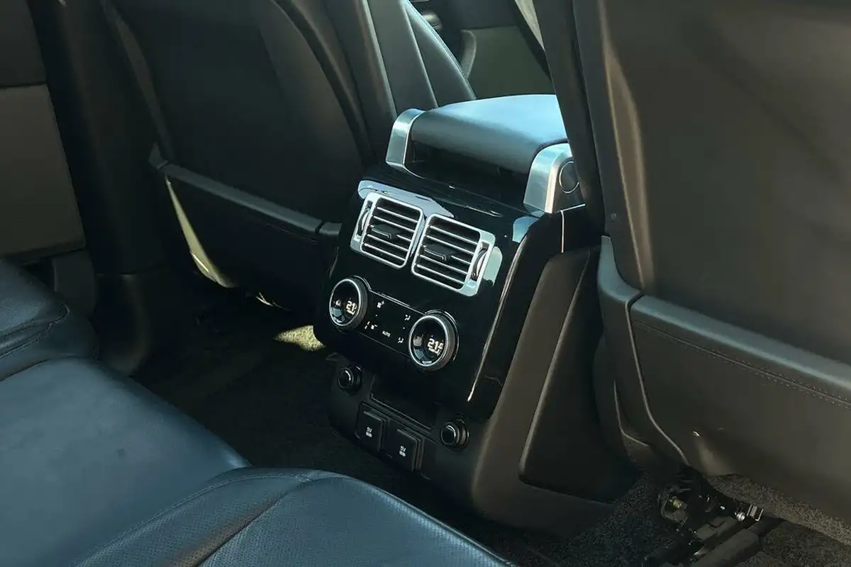 2019-land-rover-range-rover-20-p400e-vogue-se-big-38