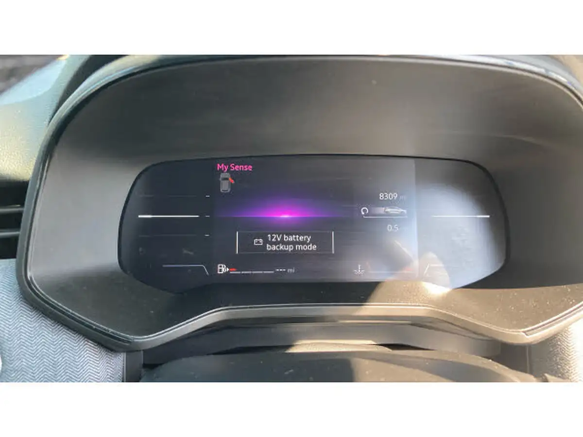 2024-renault-clio-10-tce-techno-big-17