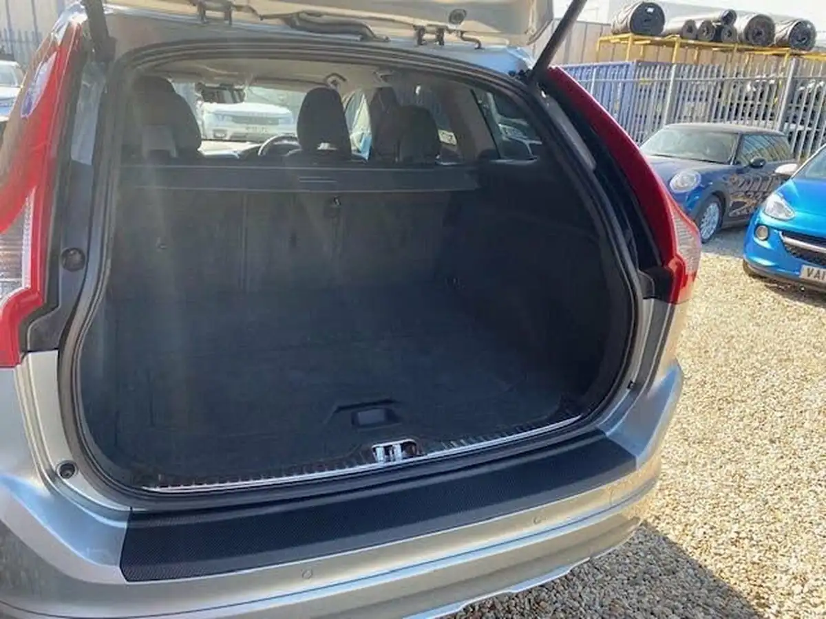 2014-volvo-xc60-20td-d4-se-181bhp-nav-ss-1969cc-big-14