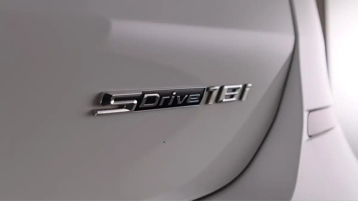 2020-bmw-x1-15-sdrive18i-m-sport-dct-big-22
