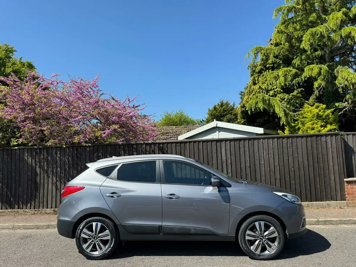 2014-hyundai-ix35-20td-premium-big-1