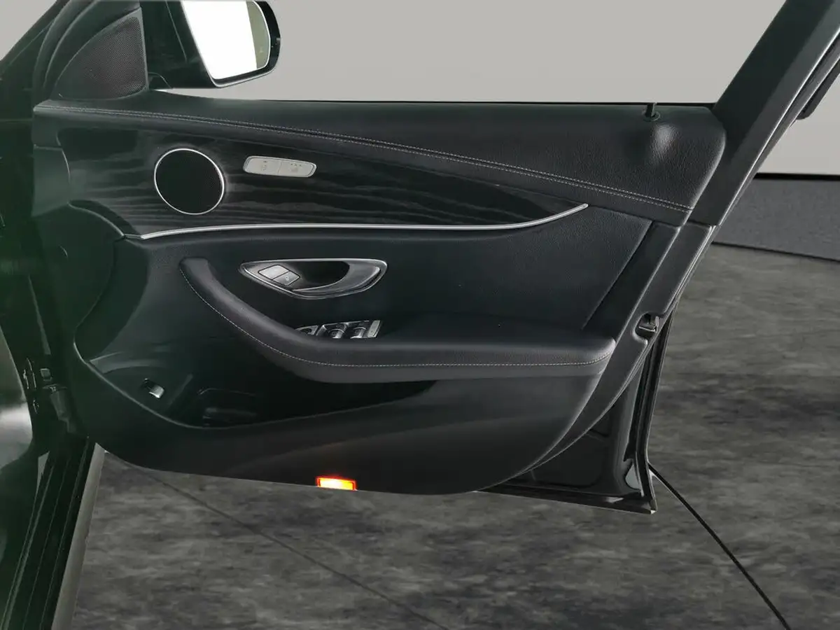 2019-mercedes-benz-e-class-20d-e220d-amg-line-edition-saloon-4d-big-39