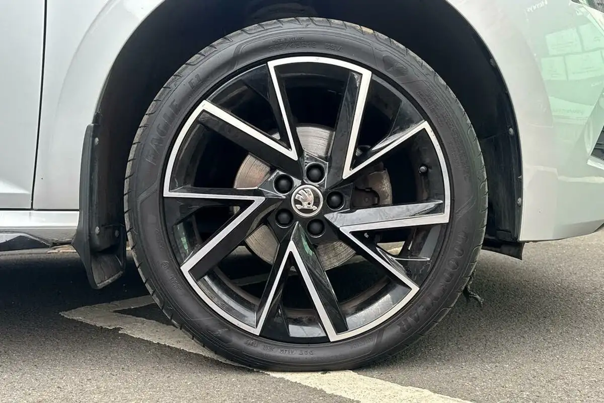 2023-skoda-kamiq-15-tsi-monte-carlo-dsg-big-4