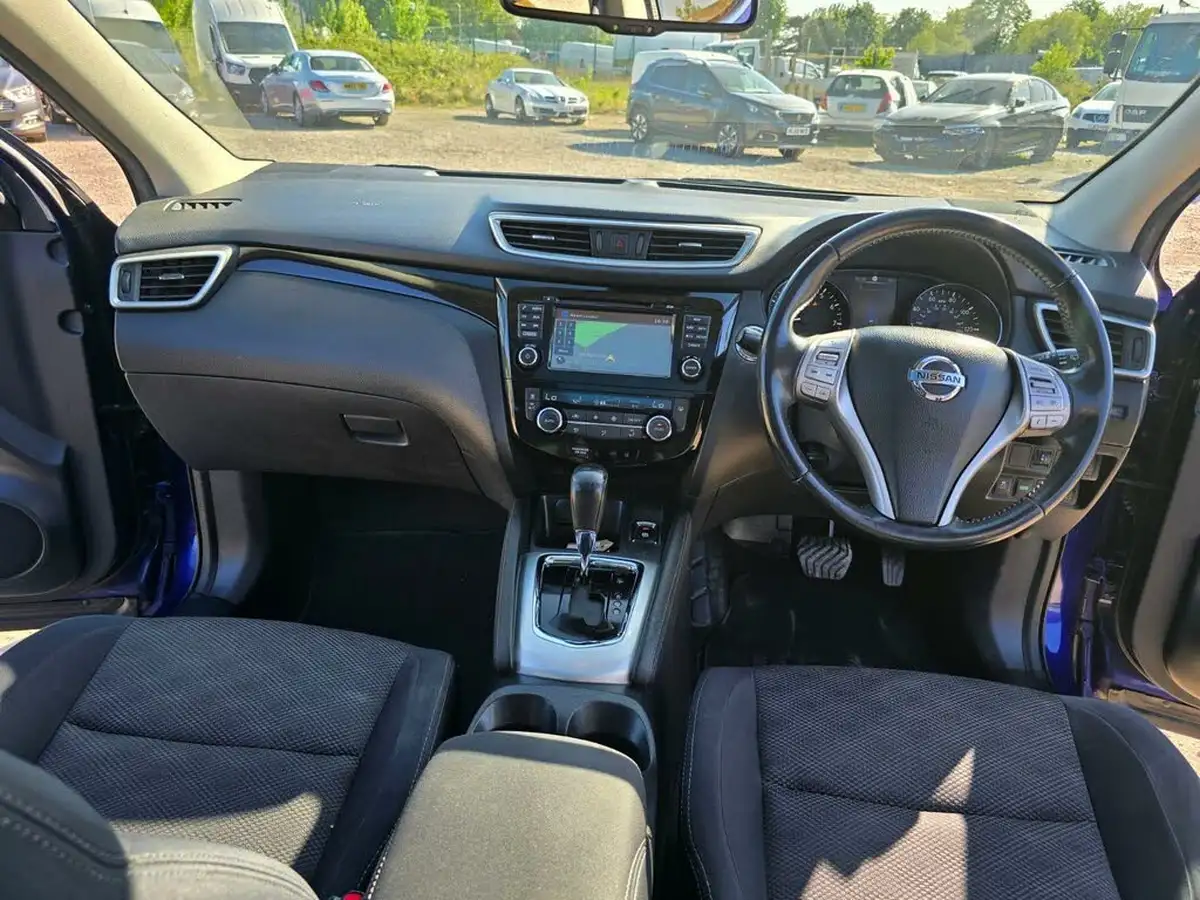 2016-nissan-qashqai-12-dig-t-n-connecta-xtronic-cvt-big-23
