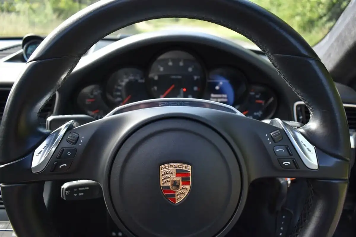 2015-porsche-911-38-carrera-s-coupe-pdk-big-27