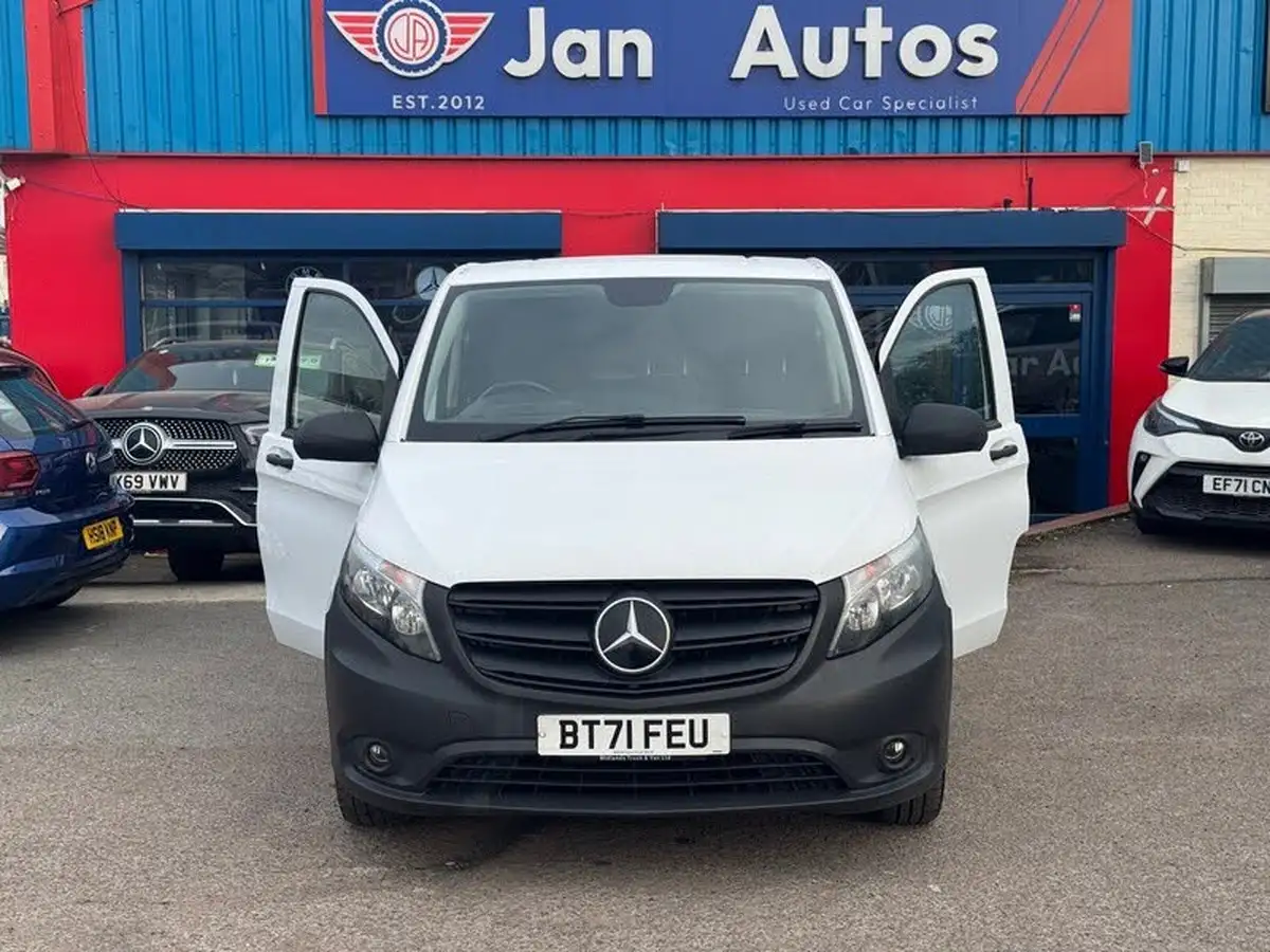 2021-mercedes-benz-vito-20cdi-114-progressive-l2-134bhpeu6dt-panel-1749cc-9g-tronic-big-13