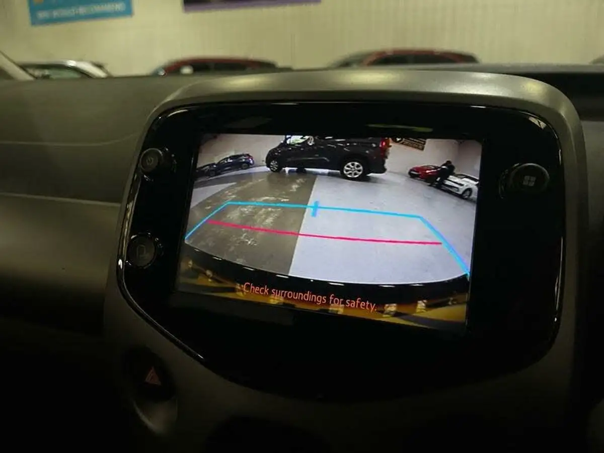 2021-toyota-aygo-10-vvt-i-x-play-tss-big-24