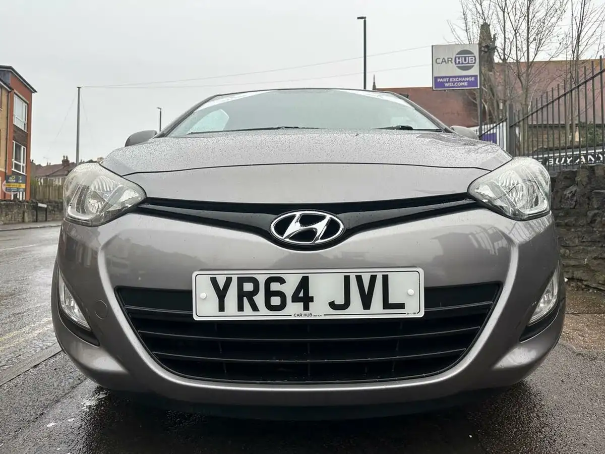 2014-hyundai-i20-12-active-3d-big-1