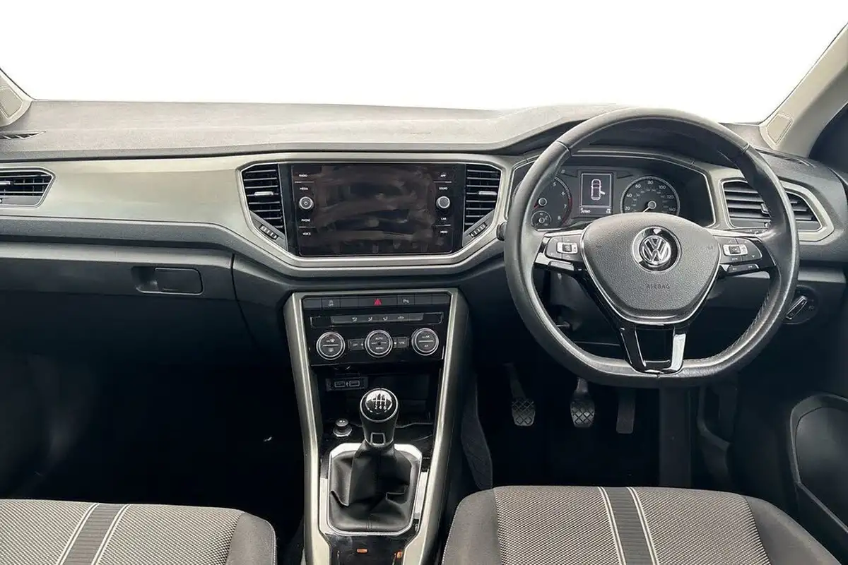2020-volkswagen-t-roc-10-tsi-se-115ps-big-39