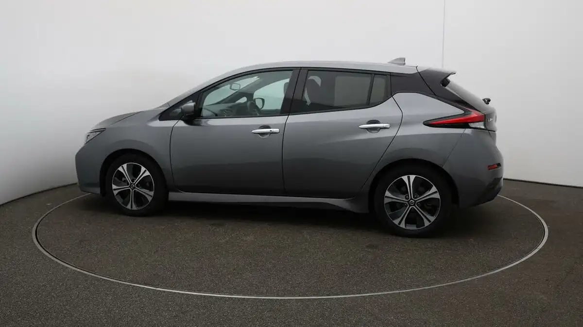2022-nissan-leaf-e-tekna-big-51