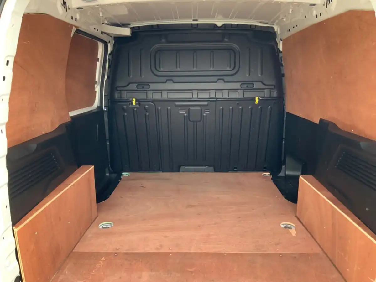 2020-peugeot-partner-15-bluehdi-1000-professional-100ps-eu6dt-panel-big-16