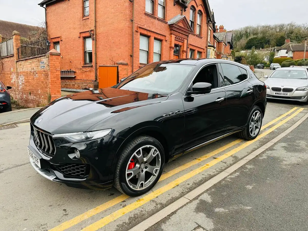 2016-maserati-levante-30td-big-8
