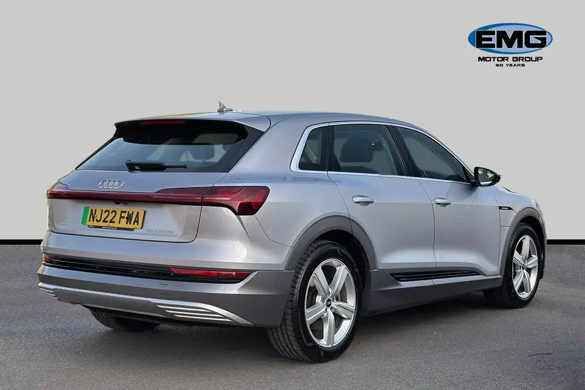 2022-audi-e-tron-55e-technik-station-wagon-big-5