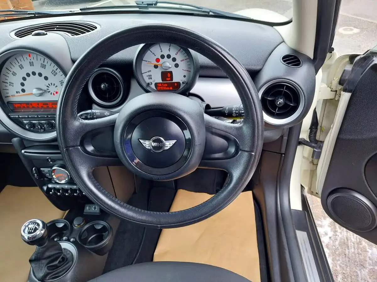 2013-mini-cooper-16td-one-d-90bhp-sport-chili-big-11