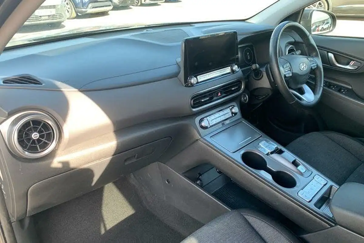 2021-hyundai-kona-e-premium-204ps-64kwh-7kw-obc-big-12