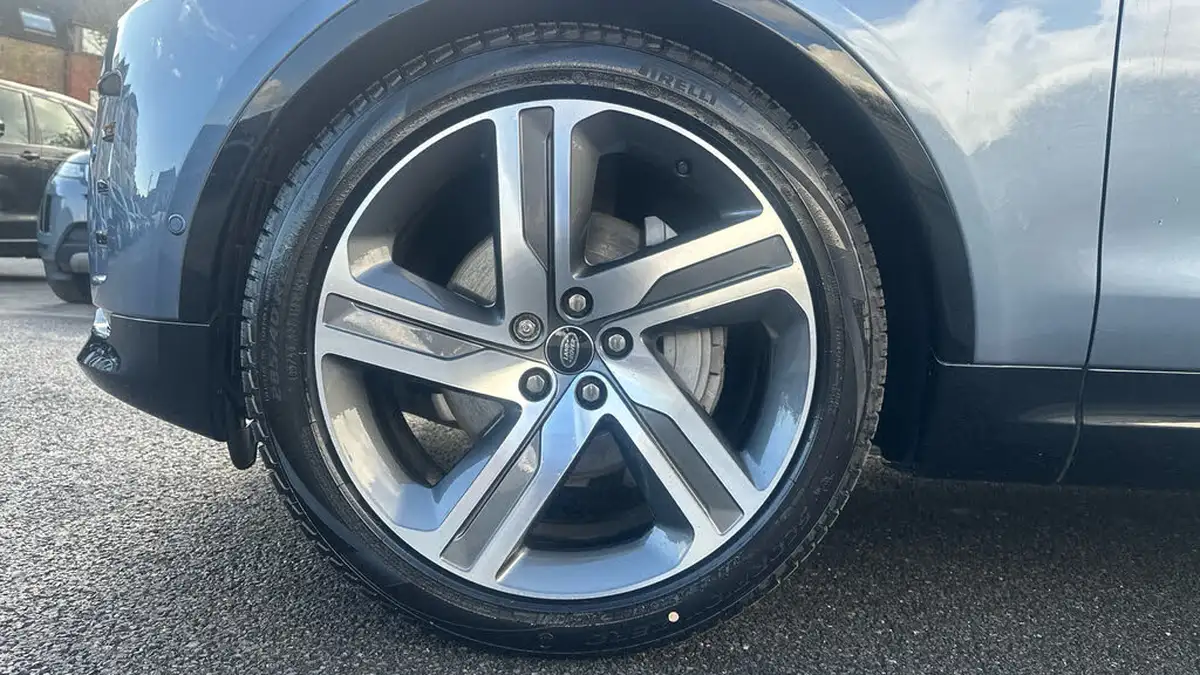 2023-land-rover-discovery-30-d300-r-dynamic-hse-big-23