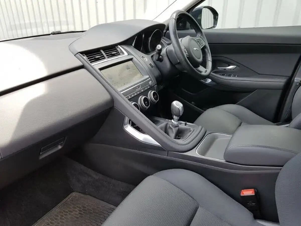 2018-jaguar-e-pace-20-i4d-150ps-big-4