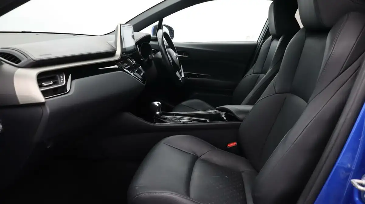 2018-toyota-c-hr-18-vvt-i-design-big-14