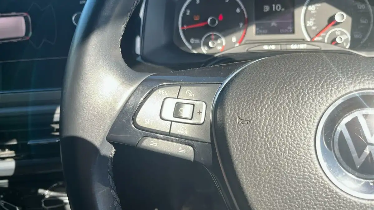2021-volkswagen-polo-10-tsi-match-big-24