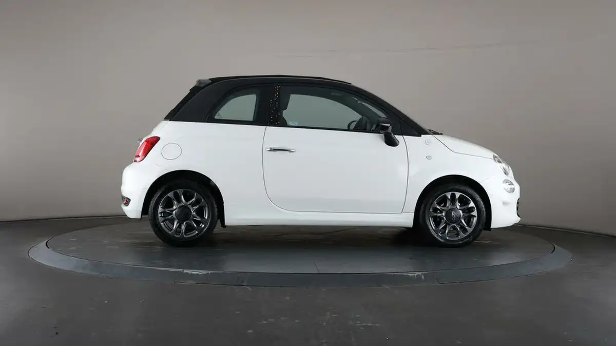 2021-fiat-500c-10-hey-google-big-51