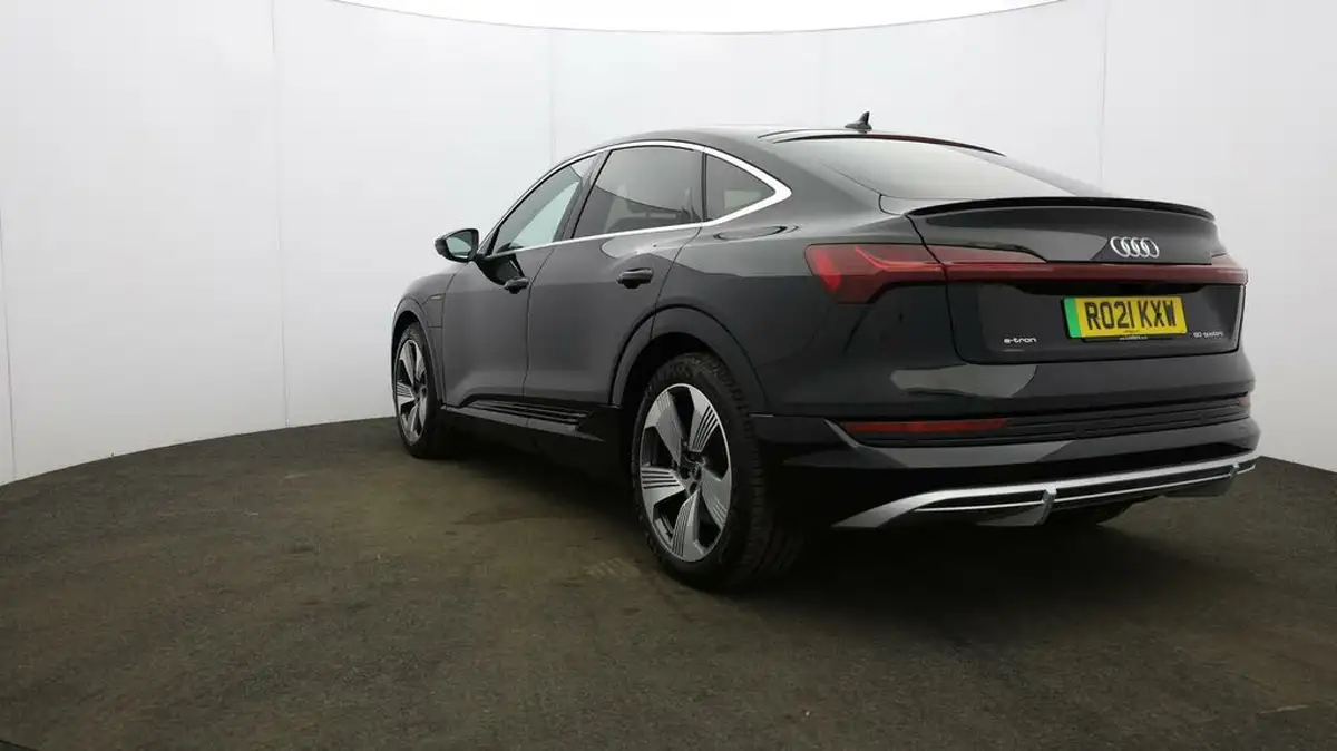 2021-audi-e-tron-50e-s-line-sportback-big-36