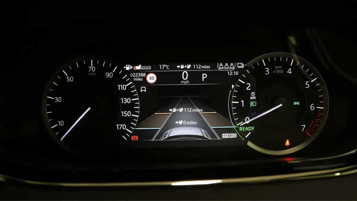 2022-land-rover-range-rover-evoque-15-p300e-r-dynamic-s-big-9