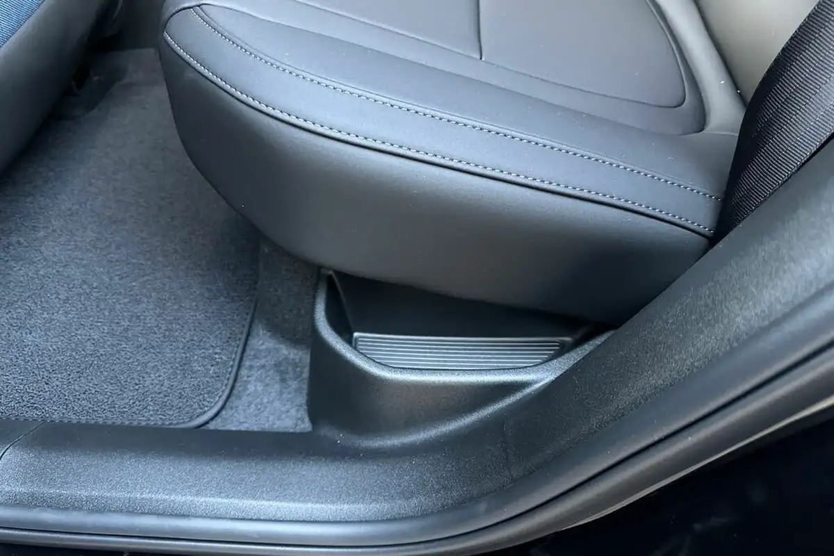 2024-volvo-ex30-e-single-motor-plus-extended-range-big-38