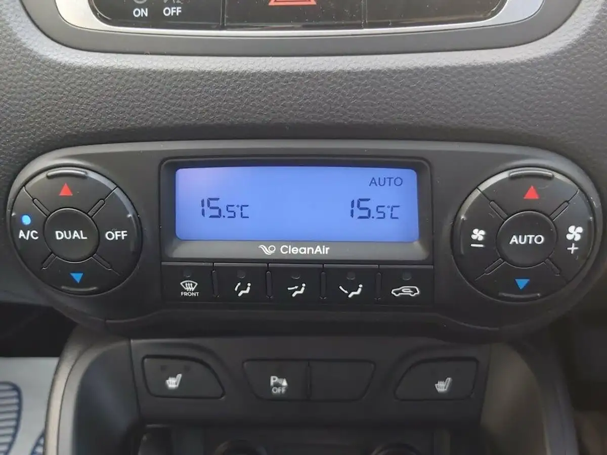 2012-hyundai-ix35-20td-premium-4wd-big-20