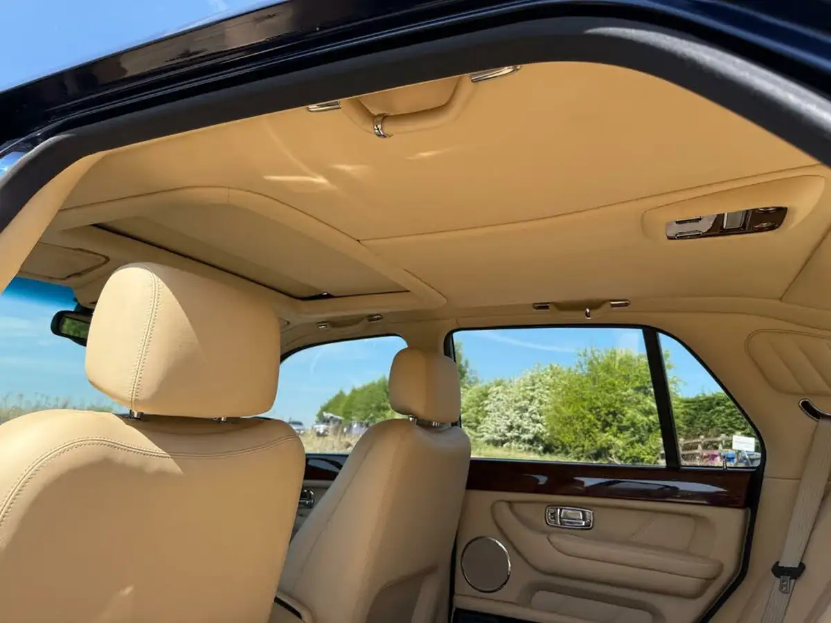 2002-bentley-arnage-68-r-big-6