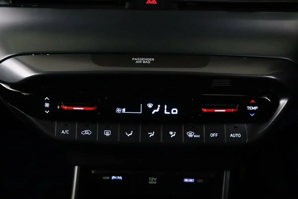 2024-hyundai-i20-10-t-gdi-n-line-dct-big-28