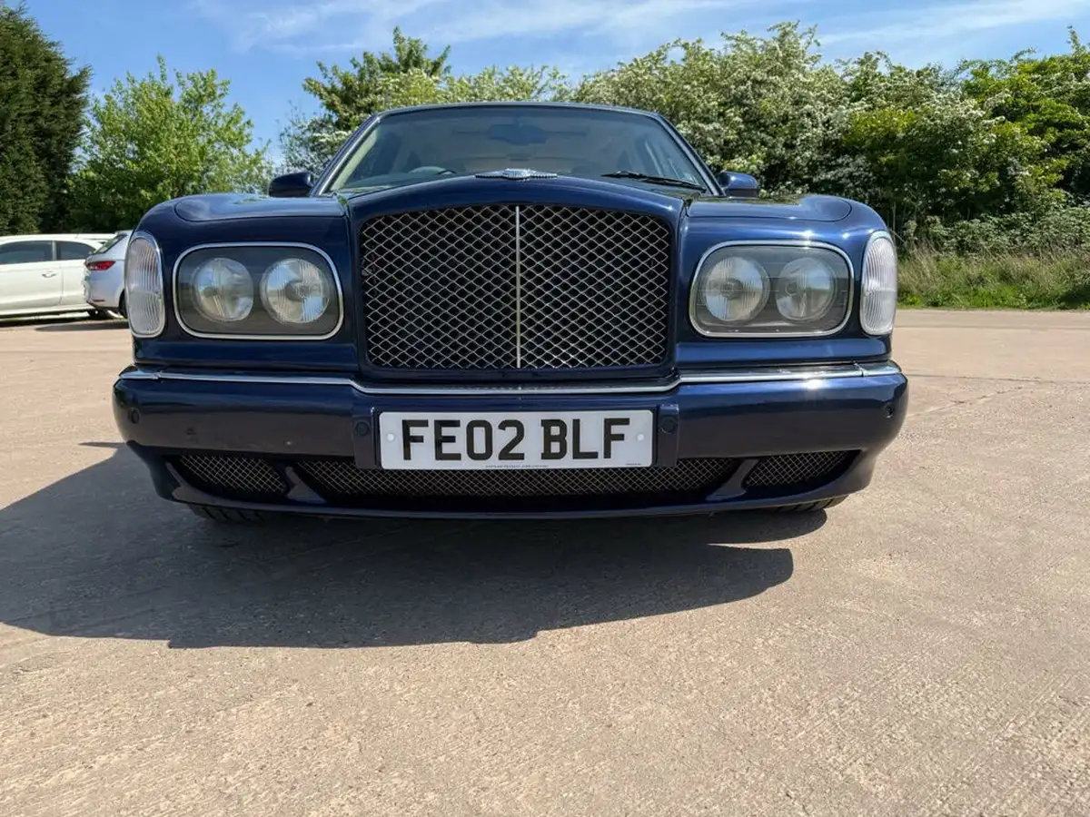 2002-bentley-arnage-68-r-big-34