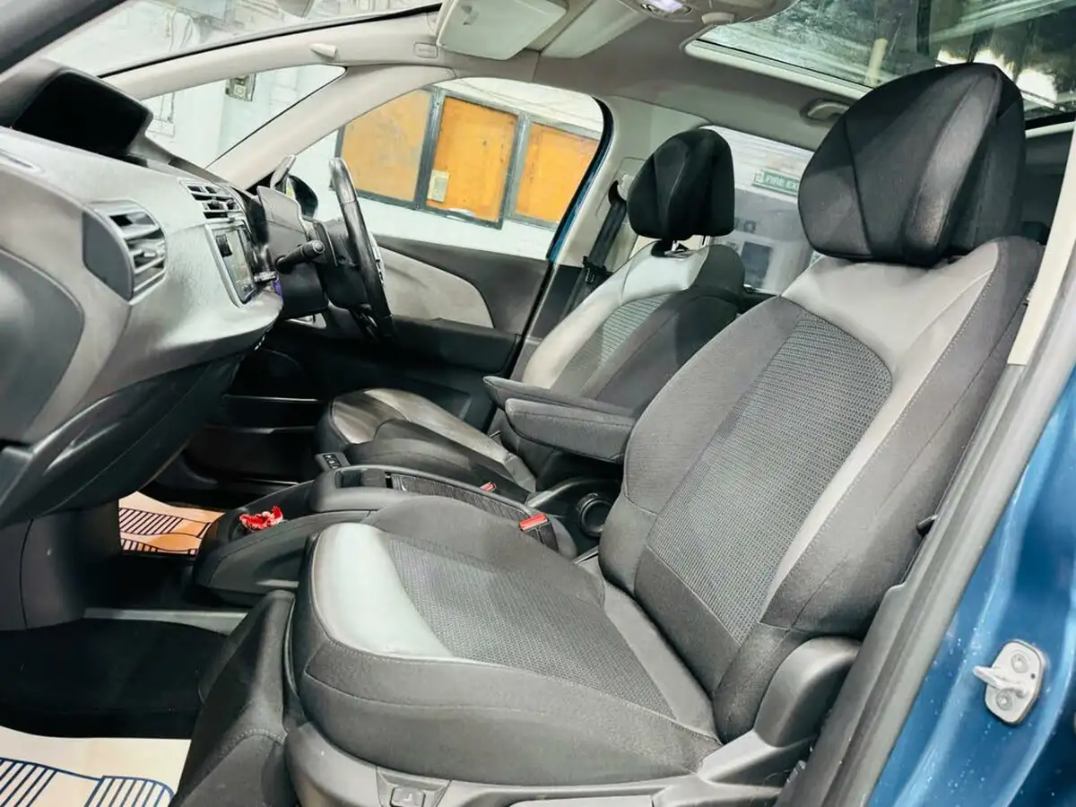 2015-citroen-grand-c4-picasso-16bluehdi-exclusive-eat6-big-12