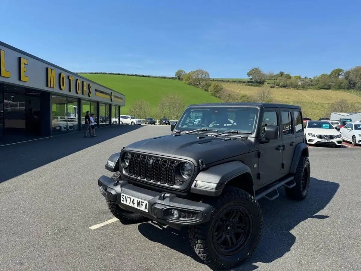 2024-jeep-wrangler-20-gme-sahara-big-22