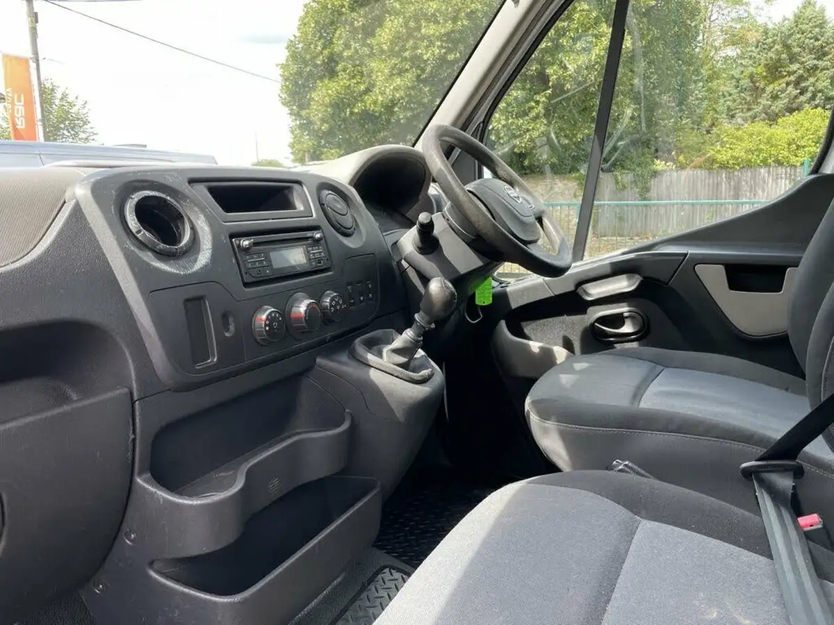 2016-nissan-nv400-23td-se-l3-135-fwdss-l3-3500-srw-chassis-cab-big-7