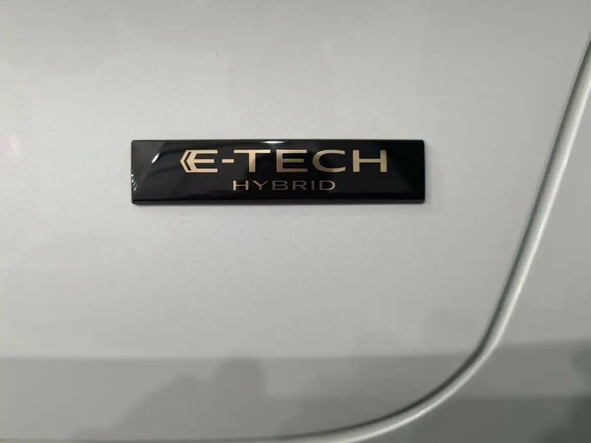 2024-renault-captur-16-techno-145ps-full-big-19