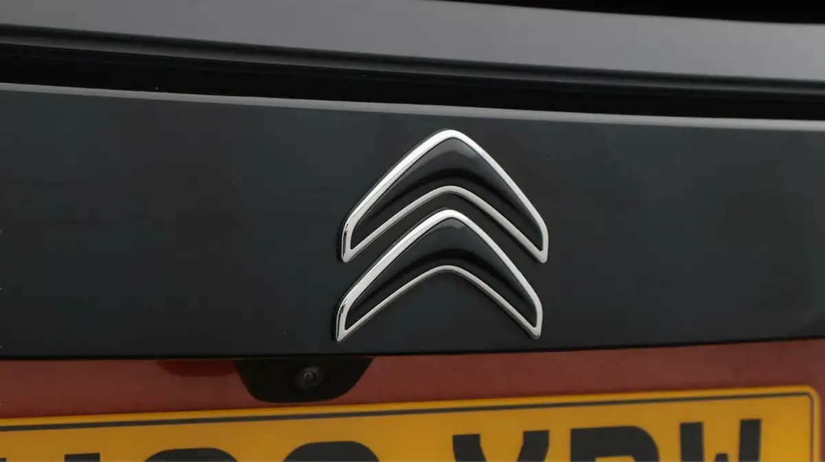 2022-citroen-c4-12-puretech-shine-plus-155ps-big-21