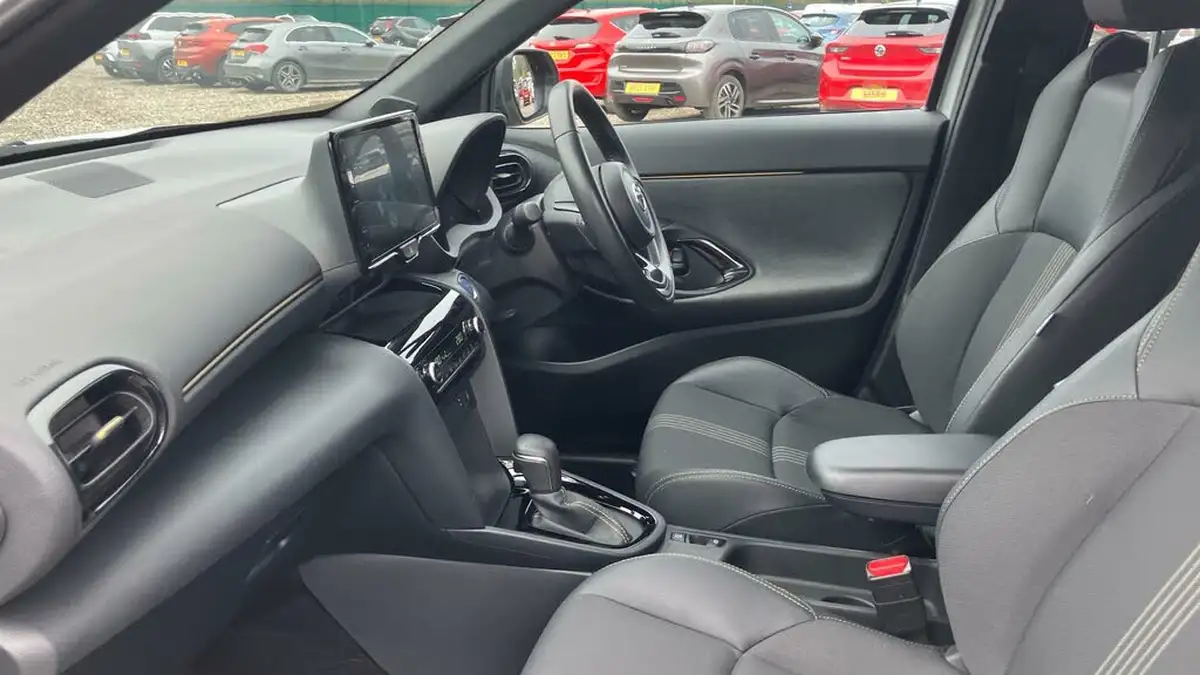 2022-toyota-yaris-cross-15-vvt-i-dynamic-big-9
